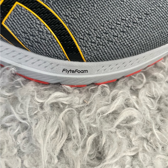 ASICS GT-1000 Size 12.5 Like New! - Picture 5 of 10